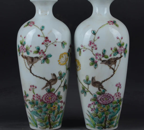 A Pair Of Hand-painted Pastel Flower And Bird Vases Antique Qianlong Qing Dynasty Jingdezhen Antique Porcelain Vase